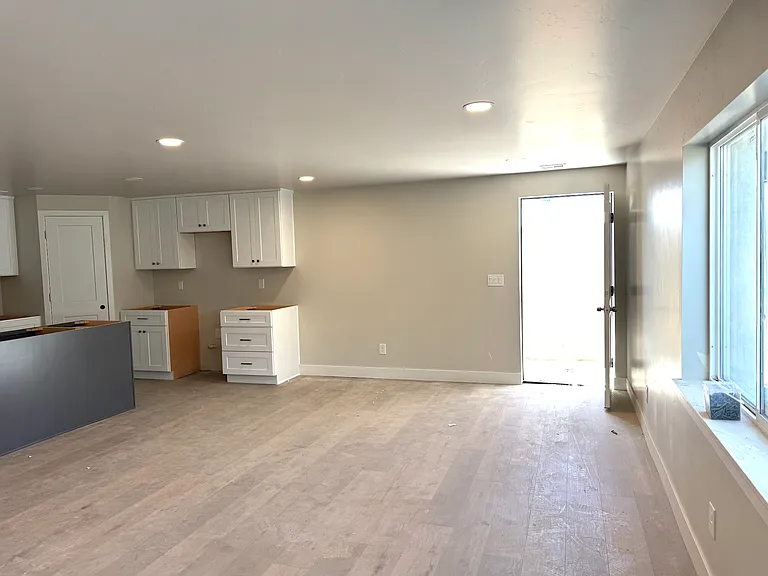 646 W 100 N — Photo 9