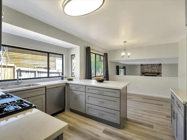 4922 Heather Glen Circle, Santa Rosa, CA 95405