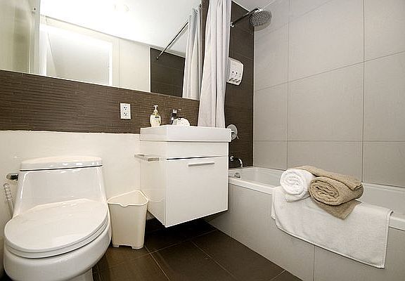 5th image of 616 Willoughby Ave APT 6D