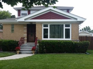8416 N Oketo Ave, Niles, IL 60714