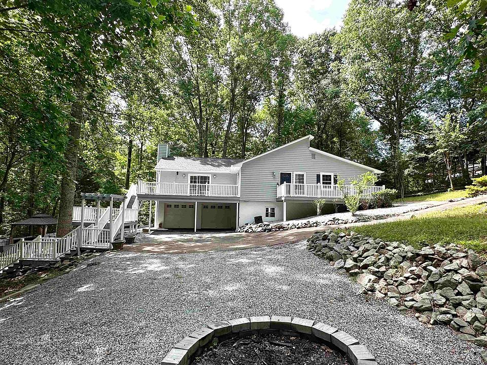 1st image of 150 Orchard Dr