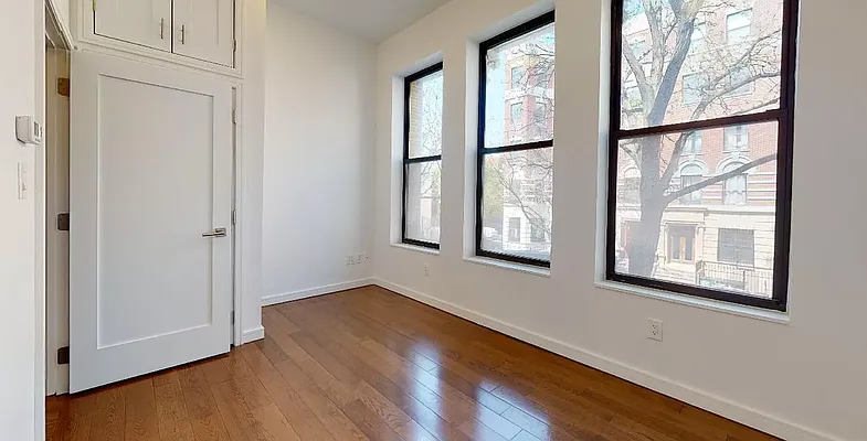 Rented by REINA PROPERTY GROUP CORP | media 7