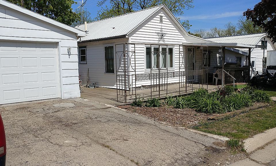 403 Grove St, Lena, IL 61048 Zillow