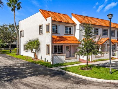 9521 NW 42nd St, Sunrise, FL, 33351