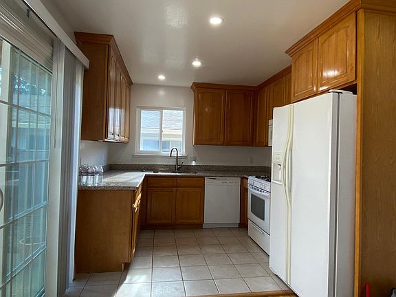 5th image of 136 Winchell Ct