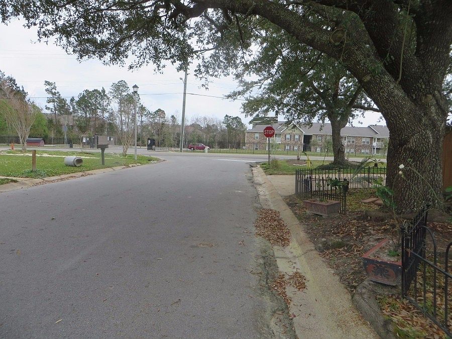 2nd image of 12566 Crestwood Dr