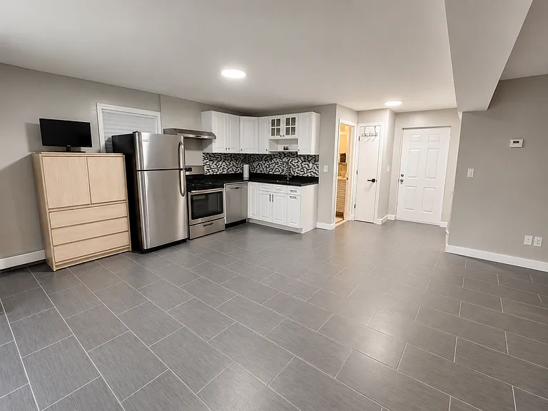 758 W End Ave #1 — Photo 2