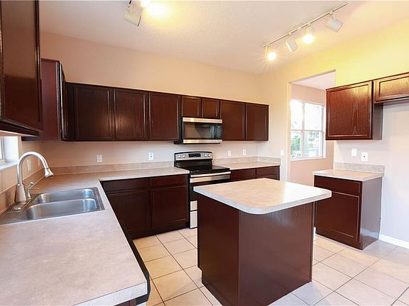 5th image of 14751 Kristenright Ln