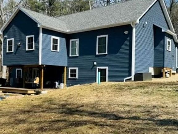 3rd image of 109 Mountain Road