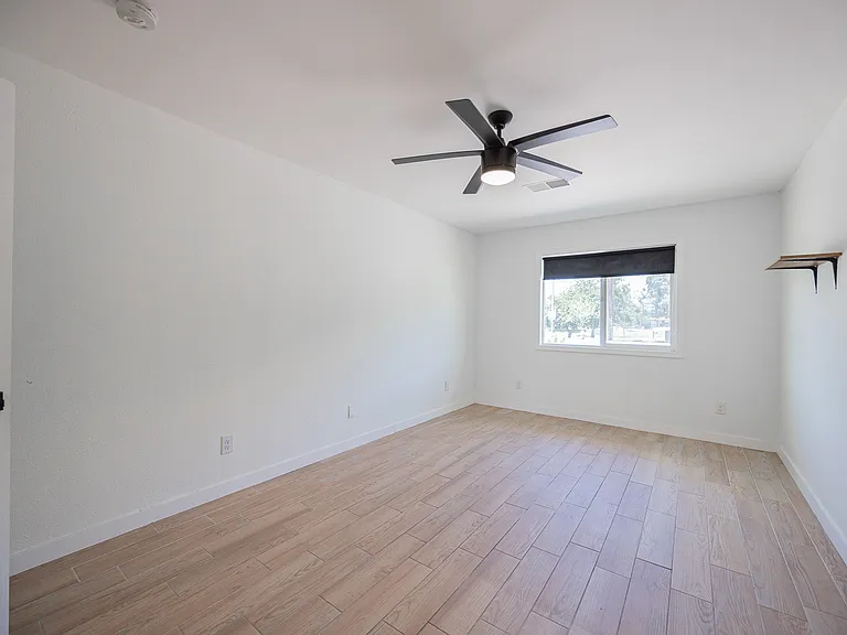 2519 W Vineyard Rd — Photo 19