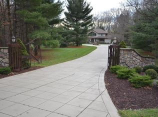 3630 Shade Rd, Akron, OH 44333