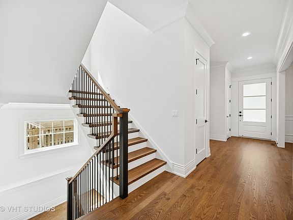 3rd image of 822 Park Ave