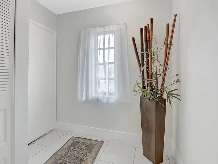 21214 Lago Cir #8F — Photo 5