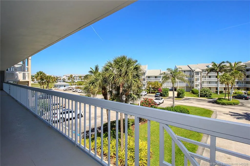 2 bed, 2.0 bath, 1306 sqft, $2,900 — Photo 4