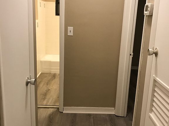 5th image of 1380 Whitewood Dr