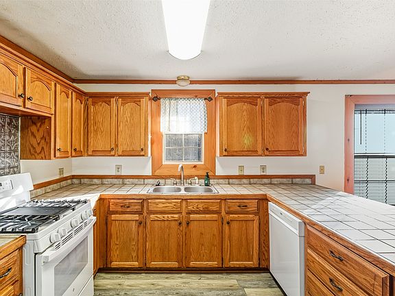 5th image of 257 Harrison Rd