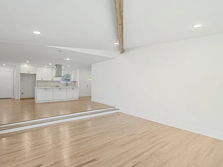 6912 Clemson Dr — Photo 24