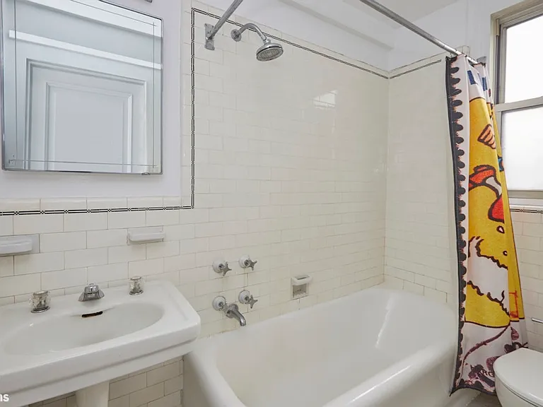 315 E 68th St #8H — Photo 10