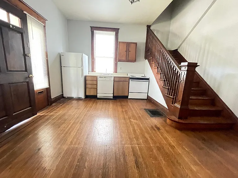 2122 Bonnycastle Ave #1 — Photo 8