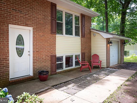 4th image of 10701 Redbird Ln