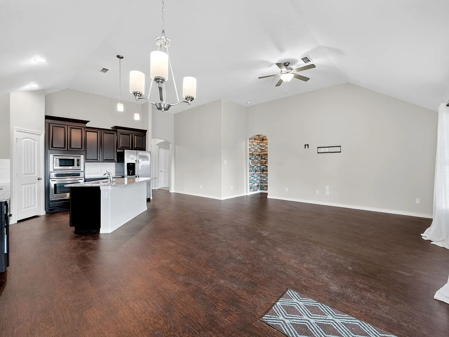 139 Acadia Ln — Photo 4