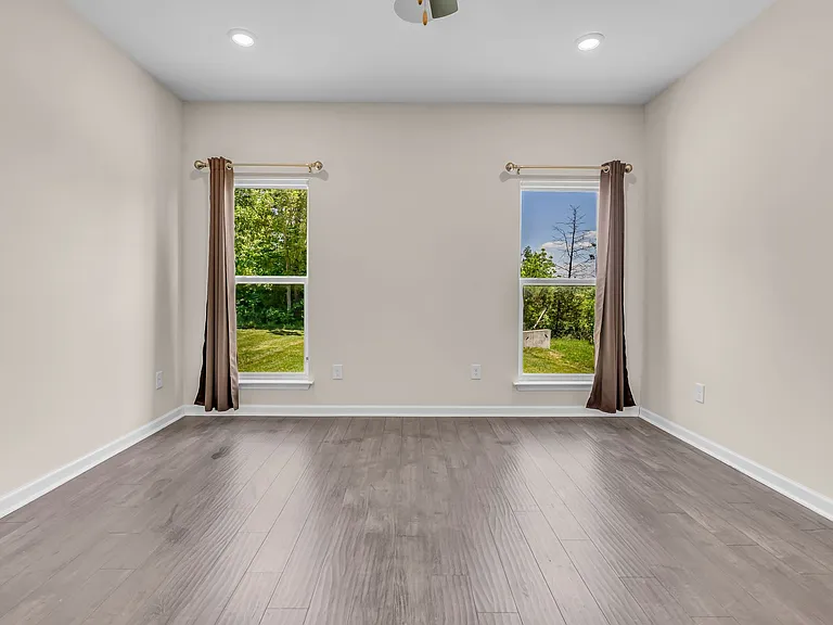 633 Castle Rd — Photo 17