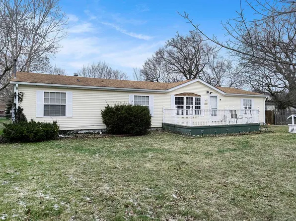 4028 Montcalm St, Burton, MI 48519