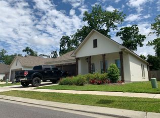 368 Lake Breeze Dr, Baton Rouge, LA 70820