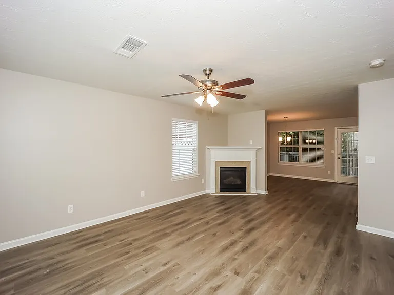 2534 Walter Way — Photo 4