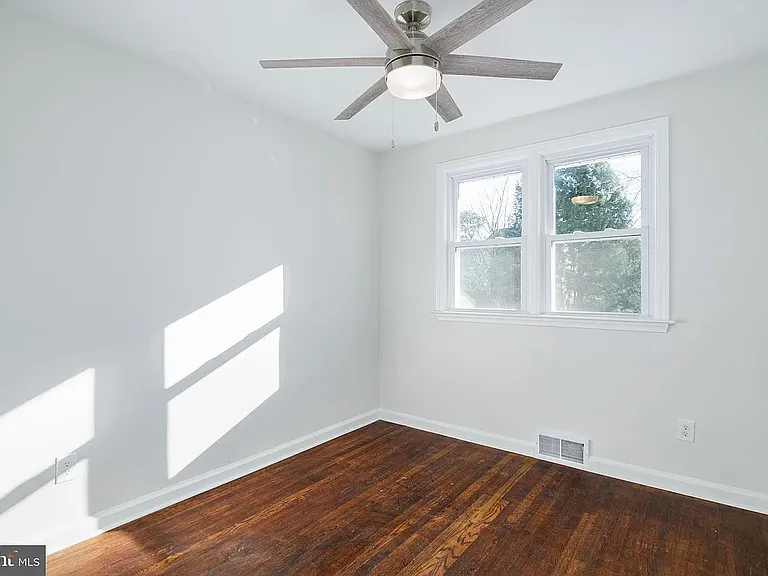 109 Connecticut Ave — Photo 9