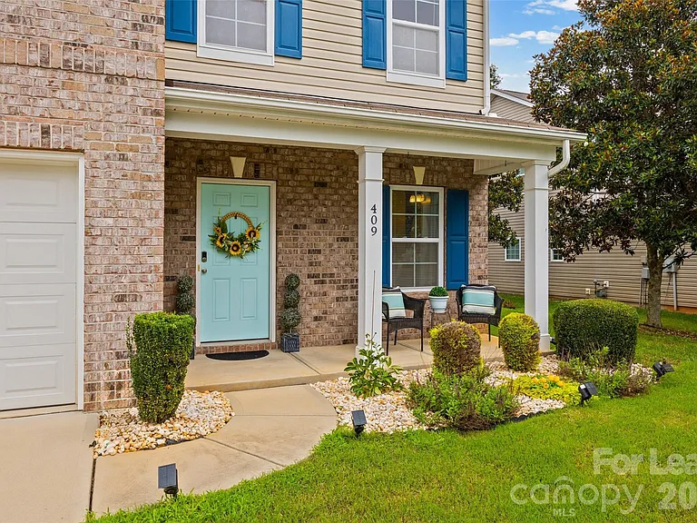 409 Elizabeth Valley Ln — Photo 2