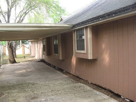 4th image of 1588 E 25th St