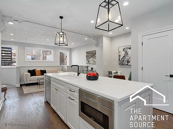 5th image of 1635 W Pierce Ave #1