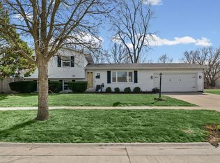2113 Sumac Dr, Champaign, IL