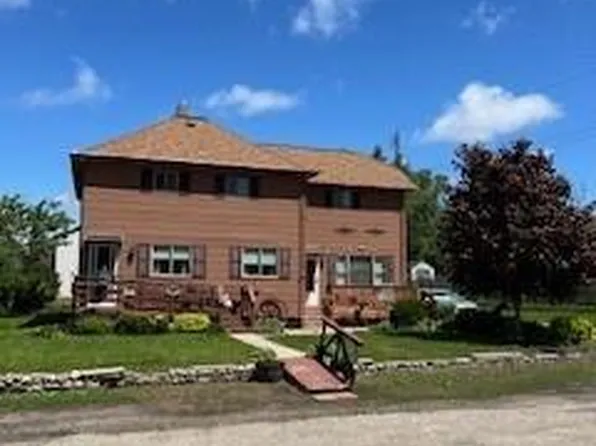 415 E Chestnut St, Sisseton, SD 57262