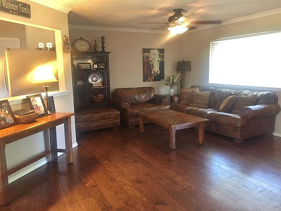 2nd image of 1011 Meyer Dr