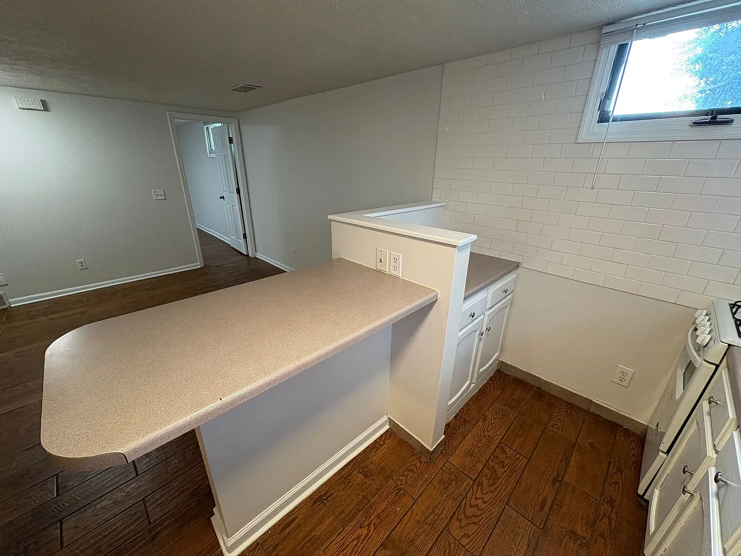 2917 Jackson St — Photo 4