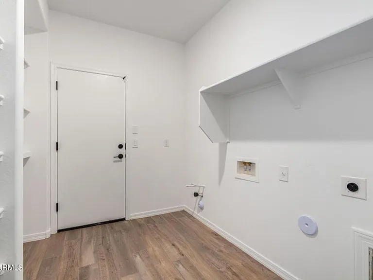 17318 W Surrey Dr — Photo 34