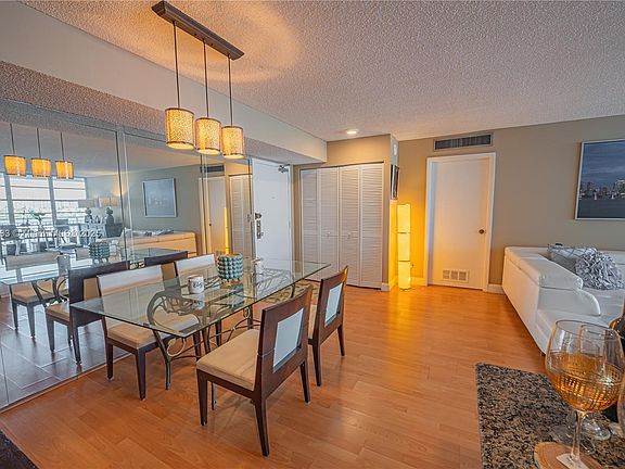 5th image of 301 174th St APT 401