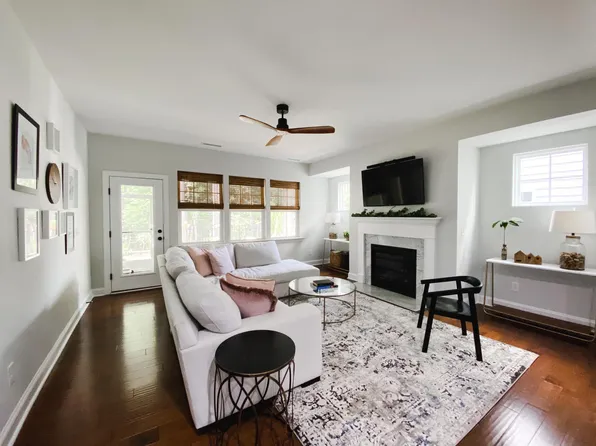 1040 Canyon Shadows Ct, Cary, NC 27519