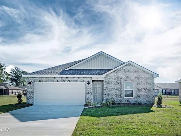 112 Parkwood Ct, Canton, MS 39046