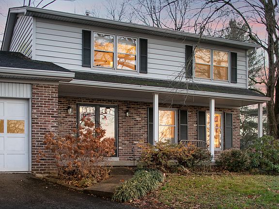 2nd image of 3436 Aldershot Dr
