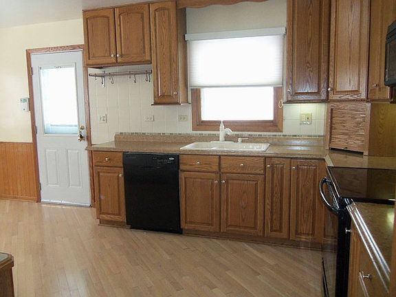 3rd image of 202 Villa Ave