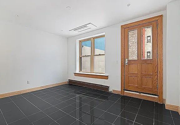 4th image of 680 Franklin Ave #6