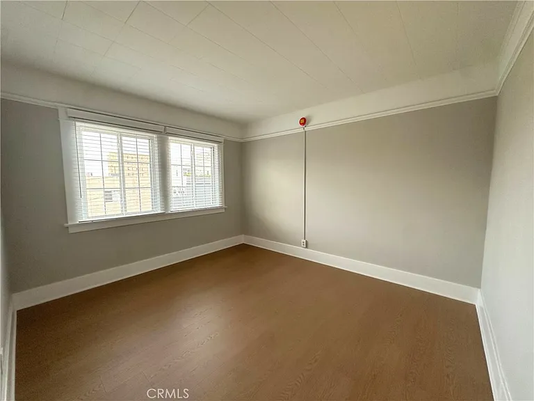 4656 Oakwood Ave — Photo 6