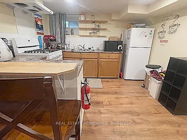 29 Appleton Ave — Photo 40