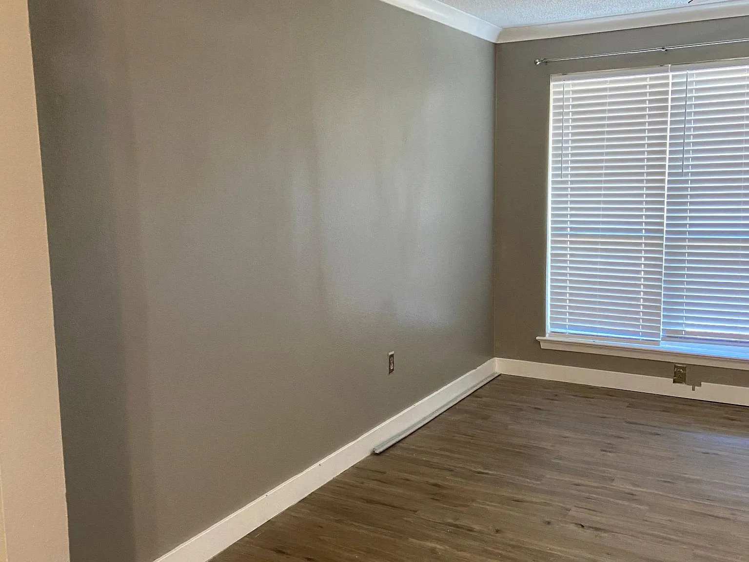 1076 Elysian Dr — Photo 3