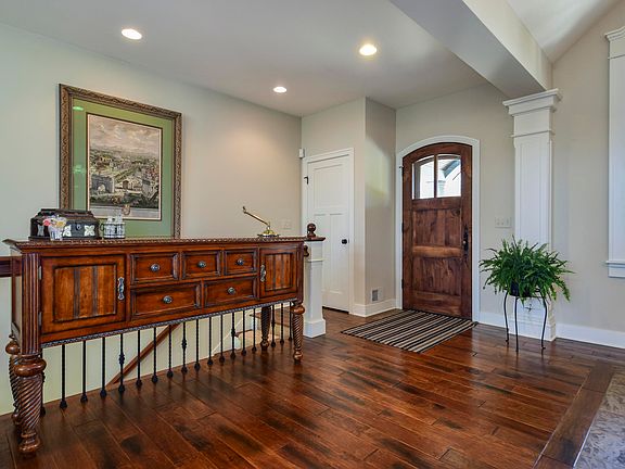 4th image of 5615 Sanctuary Dr NE