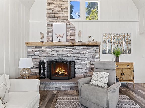 4th image of 1127 Saint Bernard Way