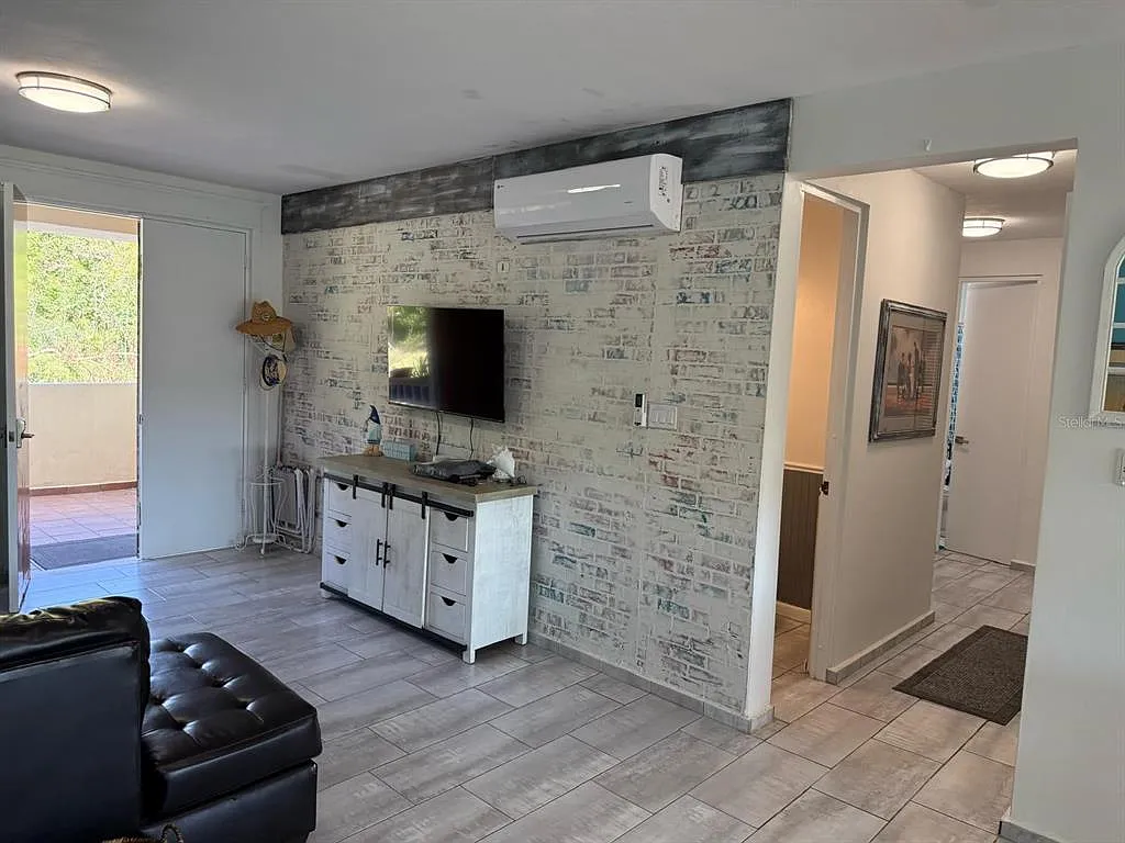 3 bed, 2.5 bath, 1842 sqft, $2,700 — Photo 3